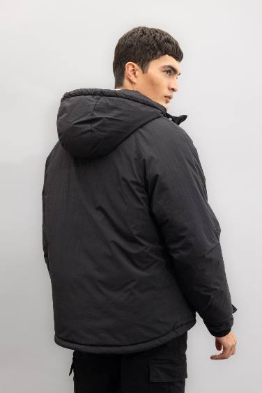 Regular Fit Kapüşonlu Fermuarlı Cepli Mont