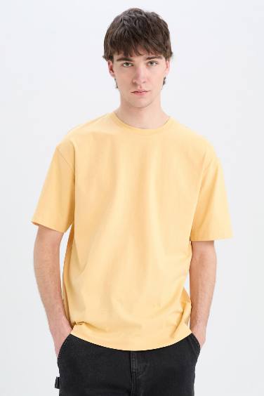 T-shirt boxy basique en coton à col rond et manches courtes
