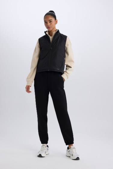 Водоотталкивающая спортивная жилетка на молнии регулярного кроя