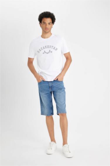 Футболка стандартного кроя с принтом