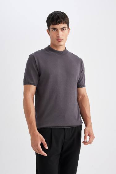 Standard Fit Crew Neck Short Sleeve Knitwear T-Shirt