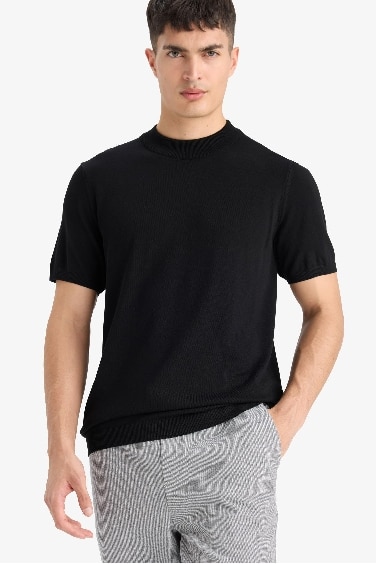 Standard Fit Crew Neck Knitwear T-Shirt