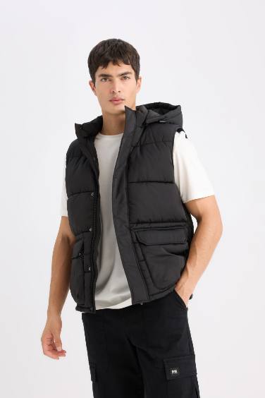 Regular Fit Hooded Zippered Pocket Puffer Vest