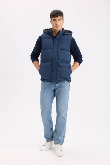 Regular Fit Kapüşonlu Fermuarlı Cepli Şişme Yelek