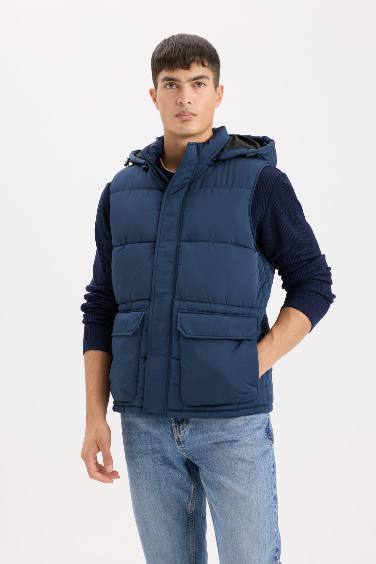 Regular Fit Kapüşonlu Fermuarlı Cepli Şişme Yelek