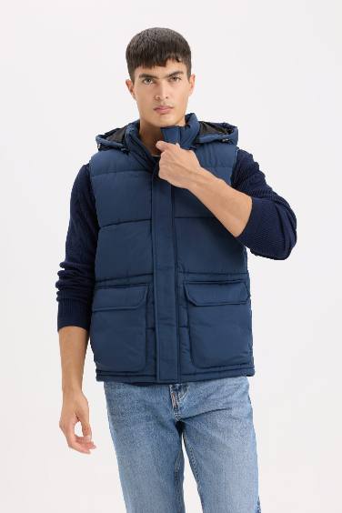Regular Fit Kapüşonlu Fermuarlı Cepli Şişme Yelek