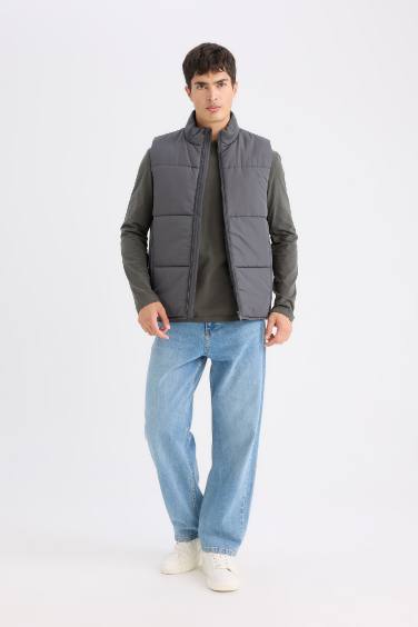 Regular Fit Dik Yaka Fermuarlı Cepli Şişme Yelek