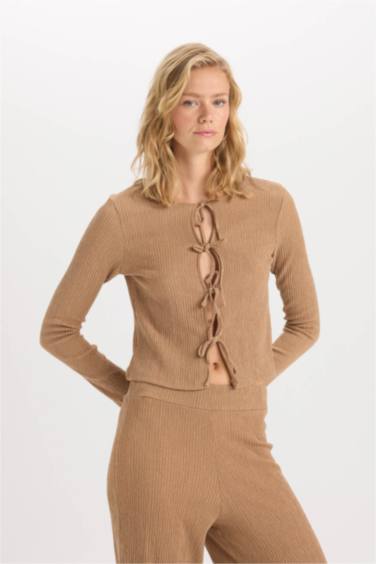 Кардиган стандартного кроя с круглым вырезом для женщин