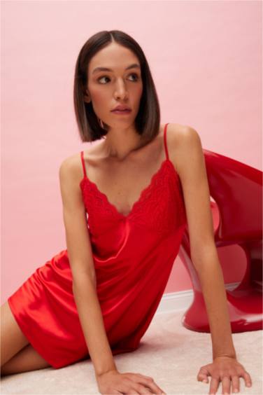 V Yaka Saten Askılı Gecelik-Fall in Love