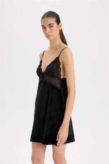Fall in Love V Neck Lace Velvet Strap Nightgown