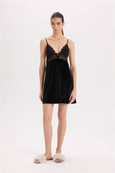 Fall in Love V Neck Lace Velvet Strap Nightgown