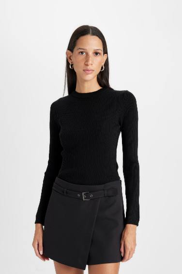 A Cut High waist Asymmetric Shorts