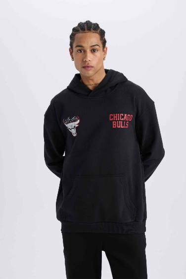 DeFactoFit NBA Chicago Bulls Boxy Fit Kapüşonlu Sırt Baskıllı Kalın Sweatshirt