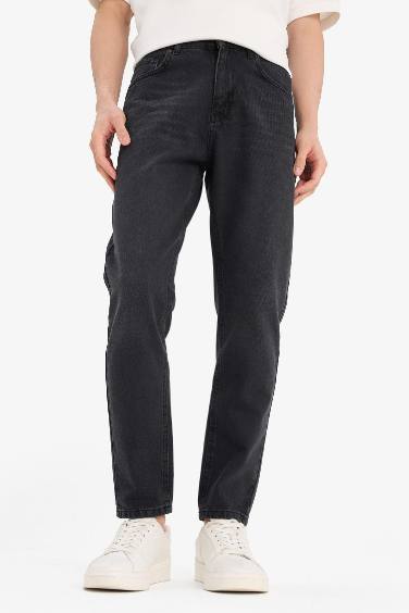 بنطلون جينز 90’S سليم فيت برجل ضيقة وخصر عالي أسود