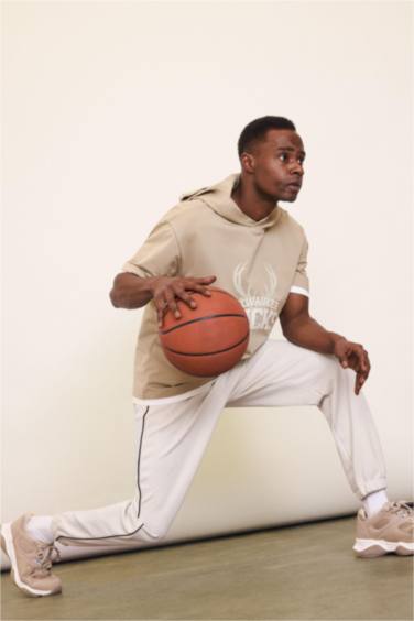 DeFactoFit NBA Milwaukee Bucks Jogger Eşofman Altı Standart Fit Cepli Esnek Bantlı Paça Skuba Dalgıç Kumaş