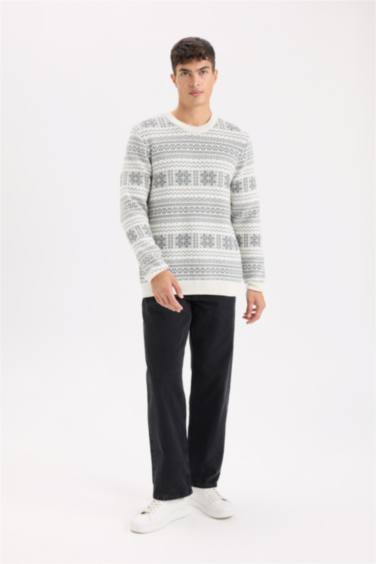 بلوفر تريكو قصة عادية برقبة مستديرة