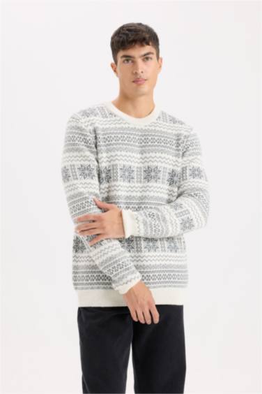 Standart Fit Yılbaşı Temalı Bisiklet Yaka Triko Kazak