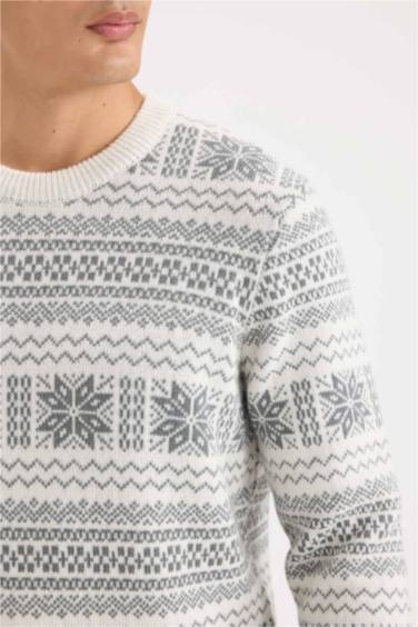 بلوفر تريكو قصة عادية برقبة مستديرة