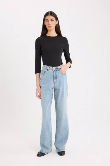 Regular Fit Crew Neck Basic Half Sleeve Snap Body