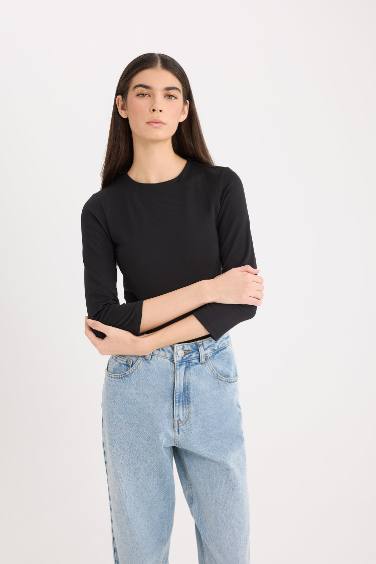 Regular Fit Crew Neck Basic Half Sleeve Snap Body