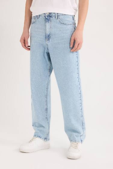 Baggy Fit Wide Leg Jeans