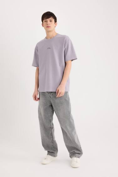 Футболка квадратного кроя с круглым вырезом и принтом