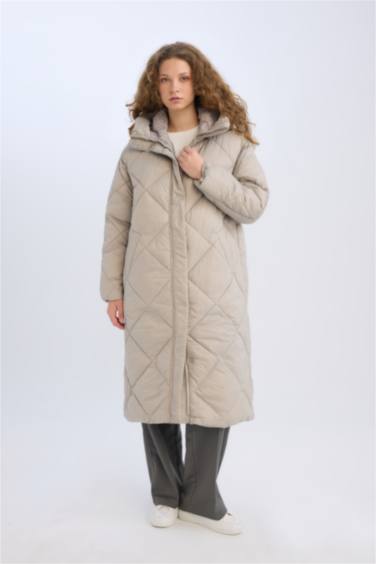 Regular Fit Kapüşonlu Uzun Parka Kapitoneli Fermuar Çıtçıtlı Cepli