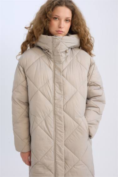 Regular Fit Kapüşonlu Uzun Parka Kapitoneli Fermuar Çıtçıtlı Cepli