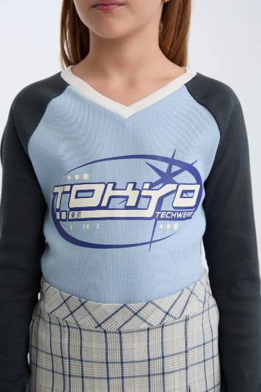 تيشيرت كم طويل مضلع مطبوع سليم فيت برقبة V