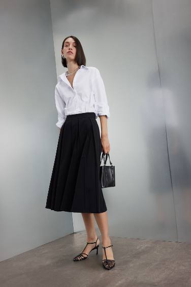 Pleated Flexible Waisted Basic Black Midi Skirt