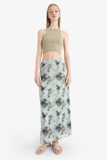 A Form Patterned Regular Waist Cotton Lining Tulle Maxi Skirt