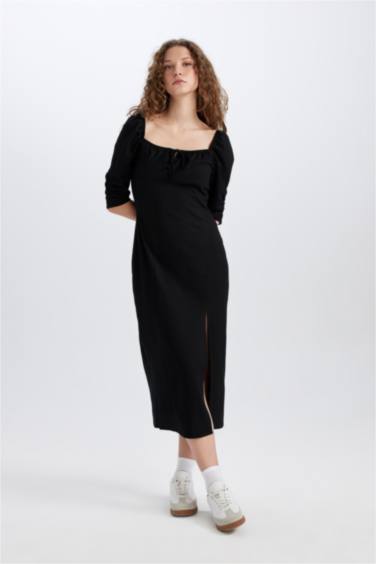 Платье миди с квадратным вырезом и рукавами 3/4