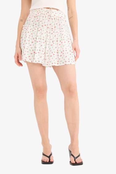 تنورة قصيرة فلورال من فيسكوز مجعد بخصر عادي