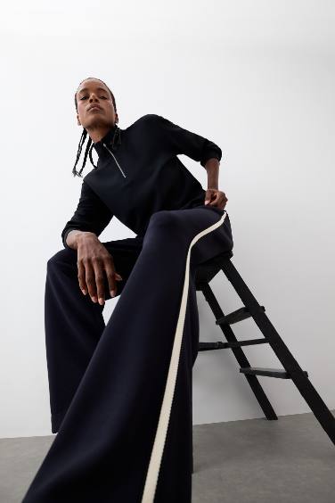 سويت شيرت رياضي اوفر سايز بنصف سحاب من DeFactoFit