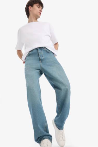 بنطلون قطن باجي فيت برجل عادي وتأثير باهت