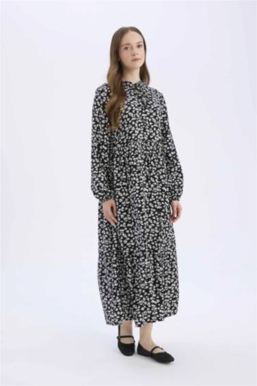 فستان طويل مطبوع من فيسكوز برقبة مستديرة و أكمام طويلة