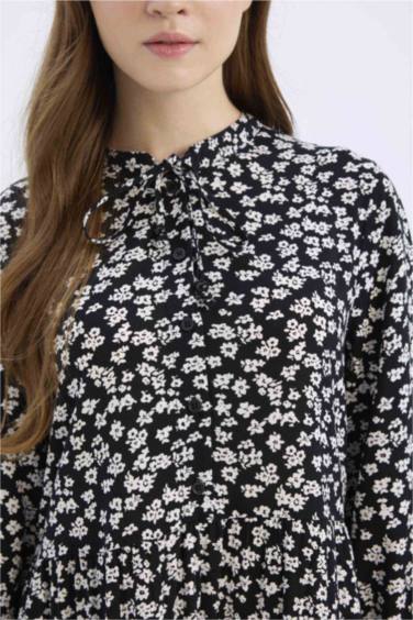 فستان طويل مطبوع من فيسكوز برقبة مستديرة و أكمام طويلة