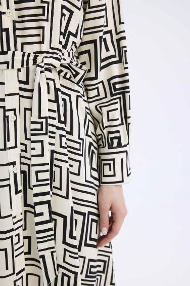 فستان كم طويل مطبوع من فيسكوز برقبة قميص