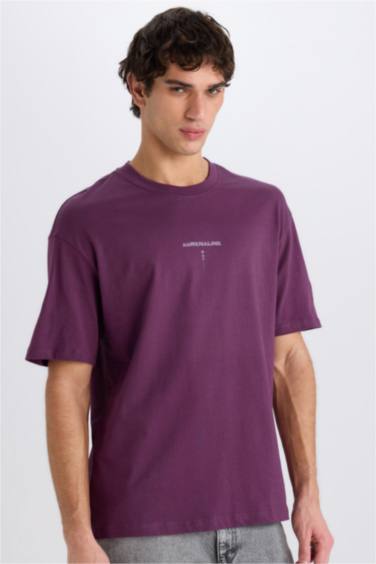 تيشيرت أوفر سايز نص كم بياقة مستديرة بطبعة من الخلف