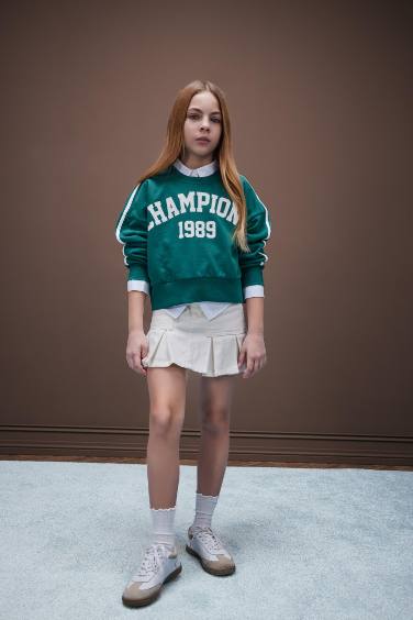 Sweatshirt imprimé à col rond et coupe relax pour fille