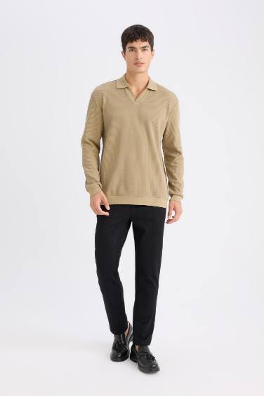 سويت شيرت قصة عادية بياقة بولو بسحاب