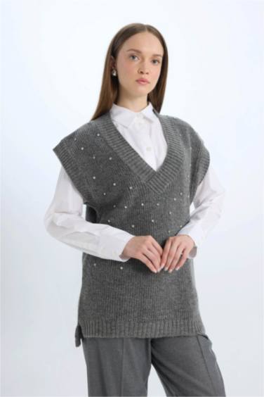 Relax Fit V Yaka Taşlı Triko Süveter