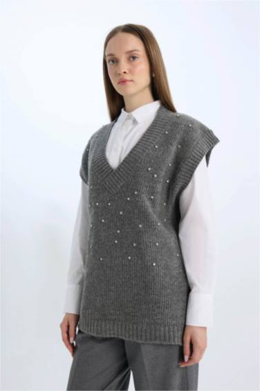 Relax Fit V Yaka Taşlı Triko Süveter