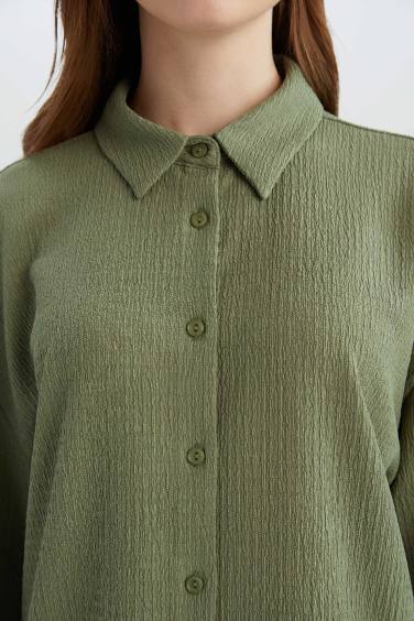 Футболка с длинным рукавом, расслабленного кроя, с воротником-поло и текстурированной тканью