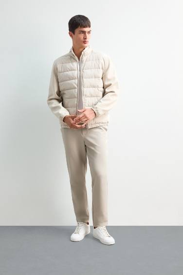 جاكيت خفيف سليم فيت بياقة عالية بجيب وسوسته