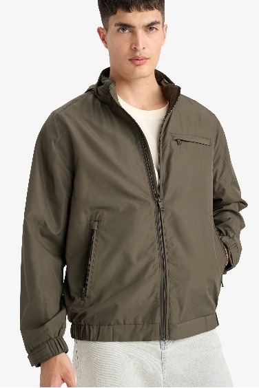 Su İtici Regular Fit Dik Yaka Astarlı Gizli Kapüşonlu Fermuarlı Cepli Mevsimlik Baharlık Mont