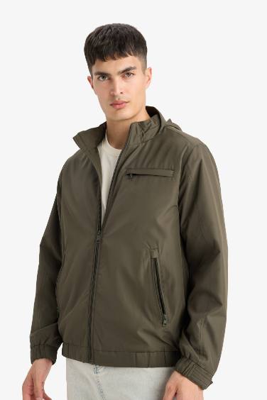 Su İtici Regular Fit Dik Yaka Astarlı Gizli Kapüşonlu Fermuarlı Cepli Mevsimlik Baharlık Mont