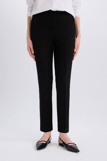 بنطرون كاروت فيت برجل عادي بجيب وخصر عالي