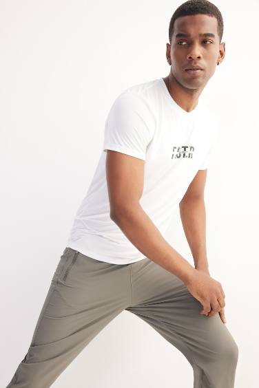 DeFactoFit Esnek Kumaş Slim Fit Dar Kesim Bisiklet Yaka Baskılı Sporcu Kısa Kollu Tişört