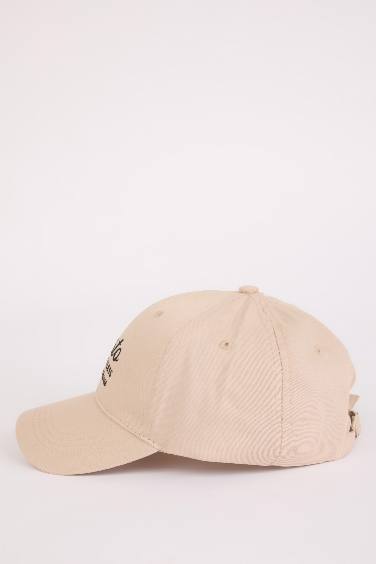 Man Embroidered Cotton Cap